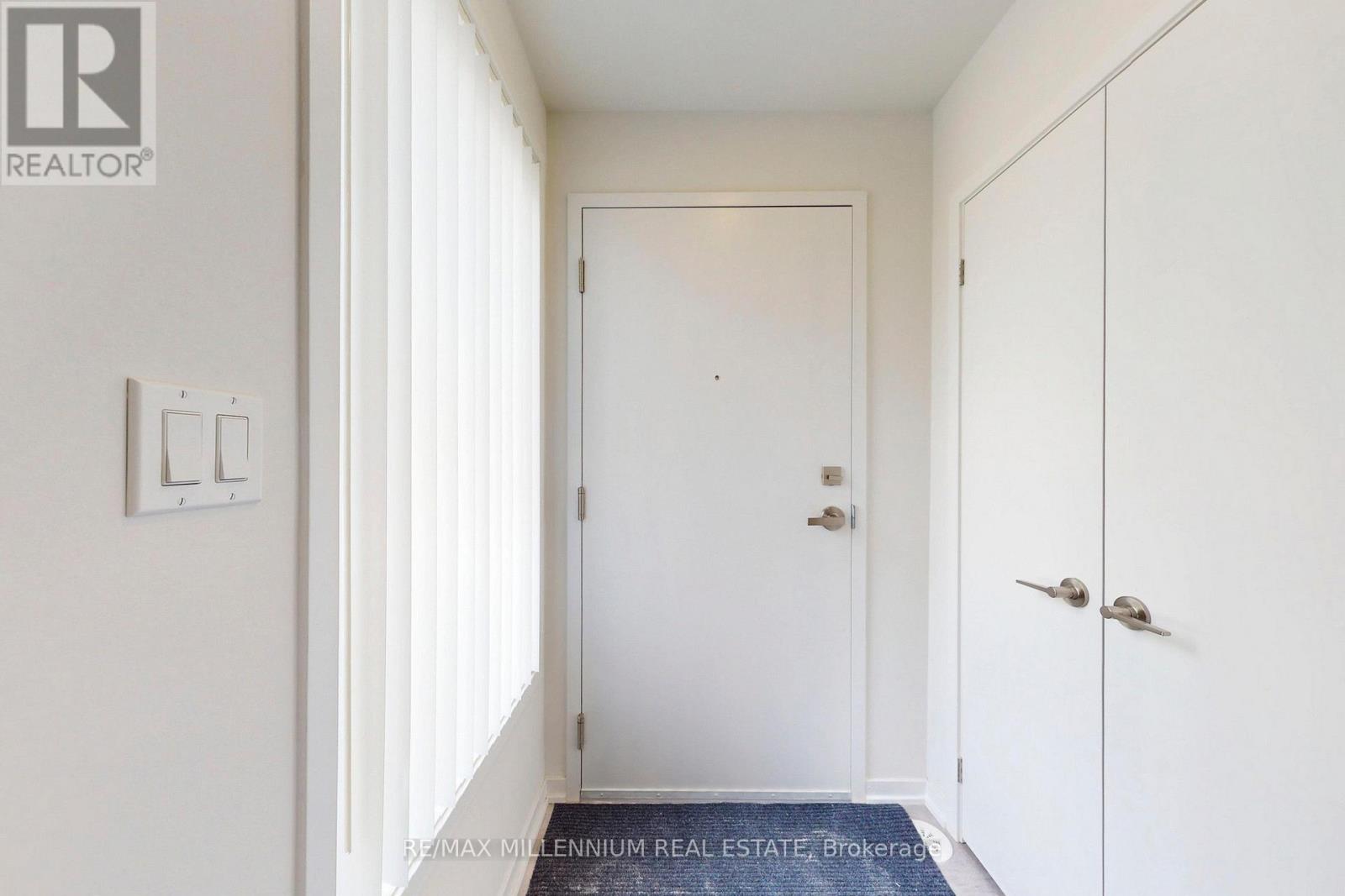 Th 350 - 100 Honeycrisp Crescent, Vaughan, Ontario  L4K 0N7 - Photo 18 - N13860042