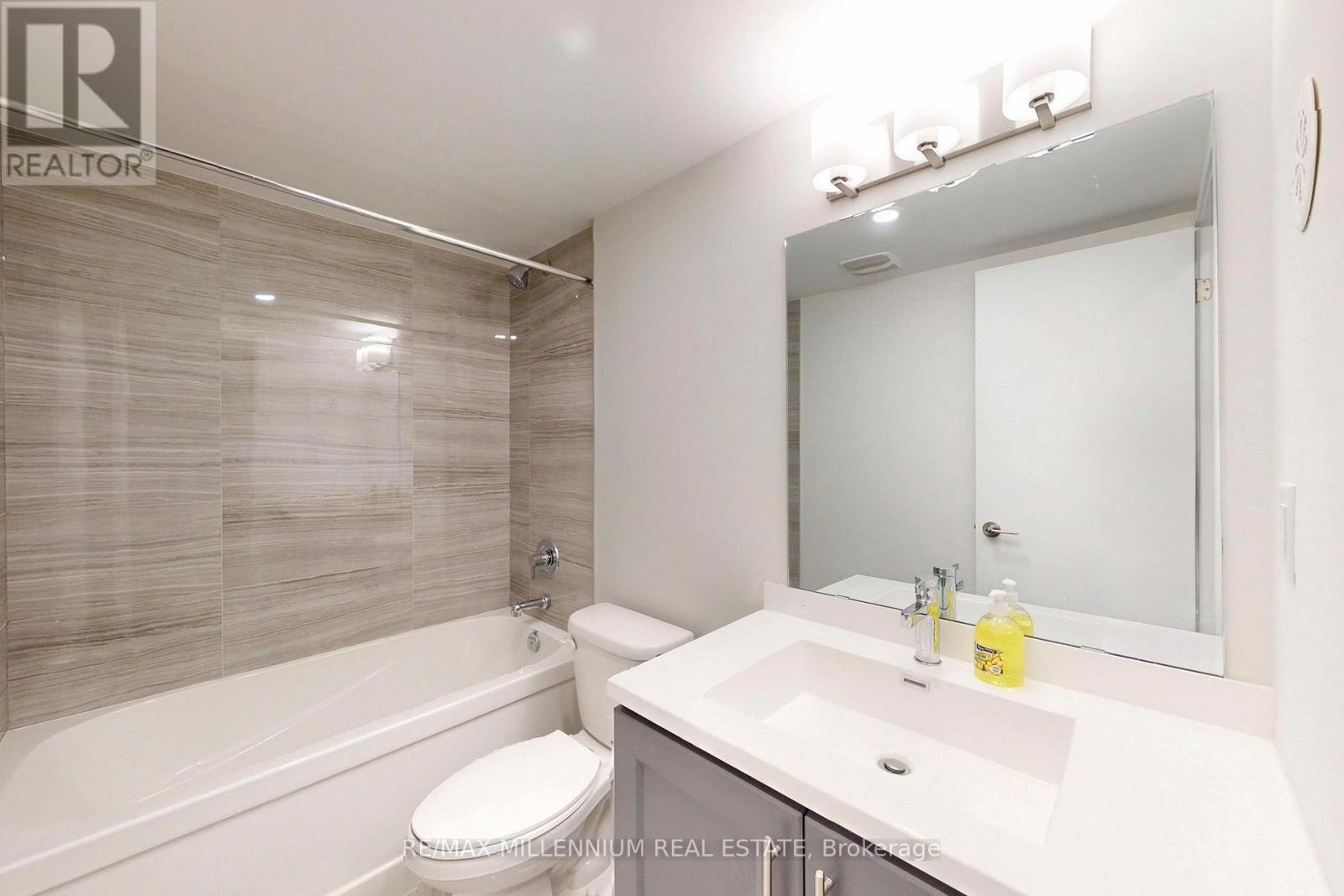 Th 350 - 100 Honeycrisp Crescent, Vaughan, Ontario  L4K 0N7 - Photo 31 - N13860042