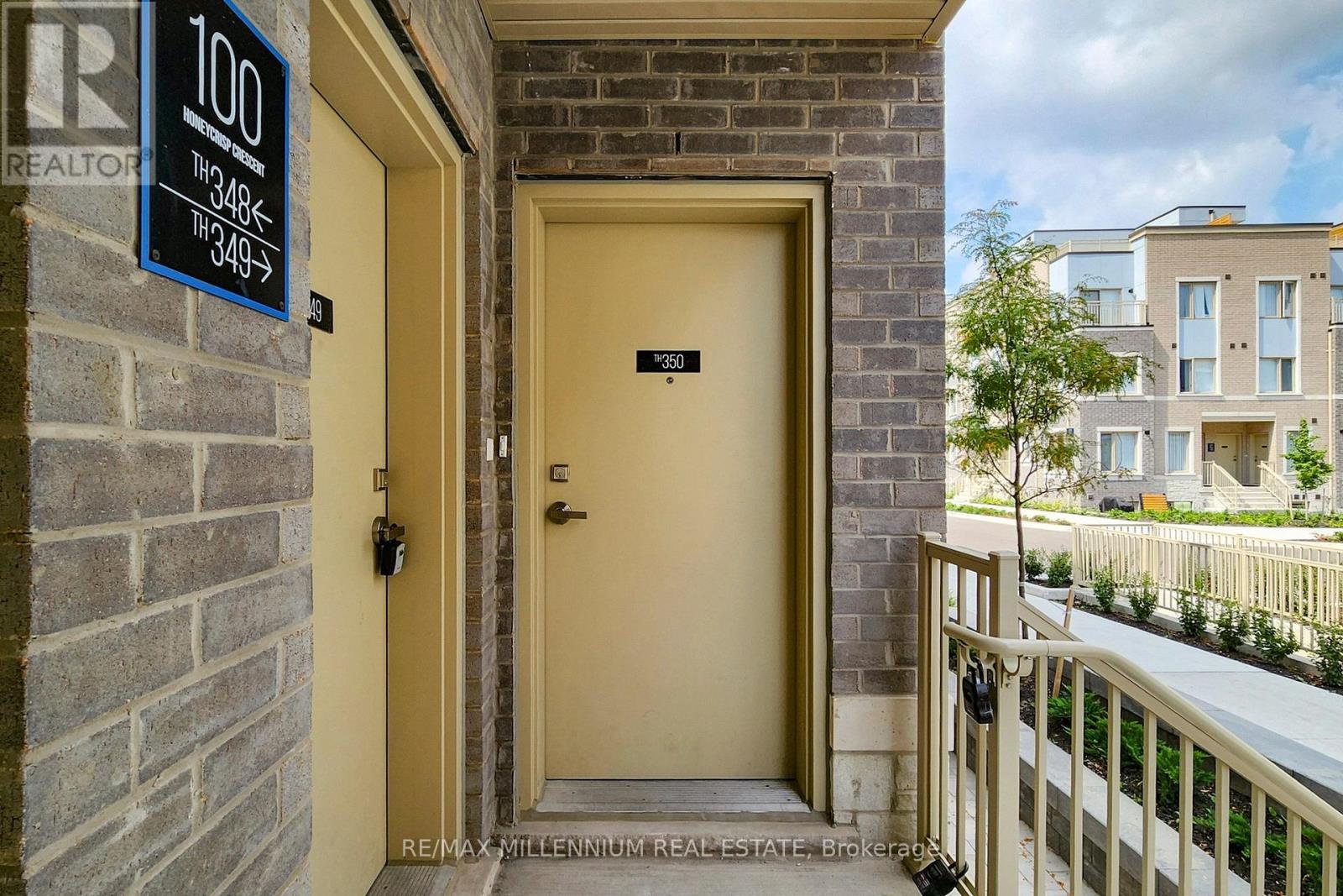Th 350 - 100 Honeycrisp Crescent, Vaughan, Ontario  L4K 0N7 - Photo 6 - N13860042