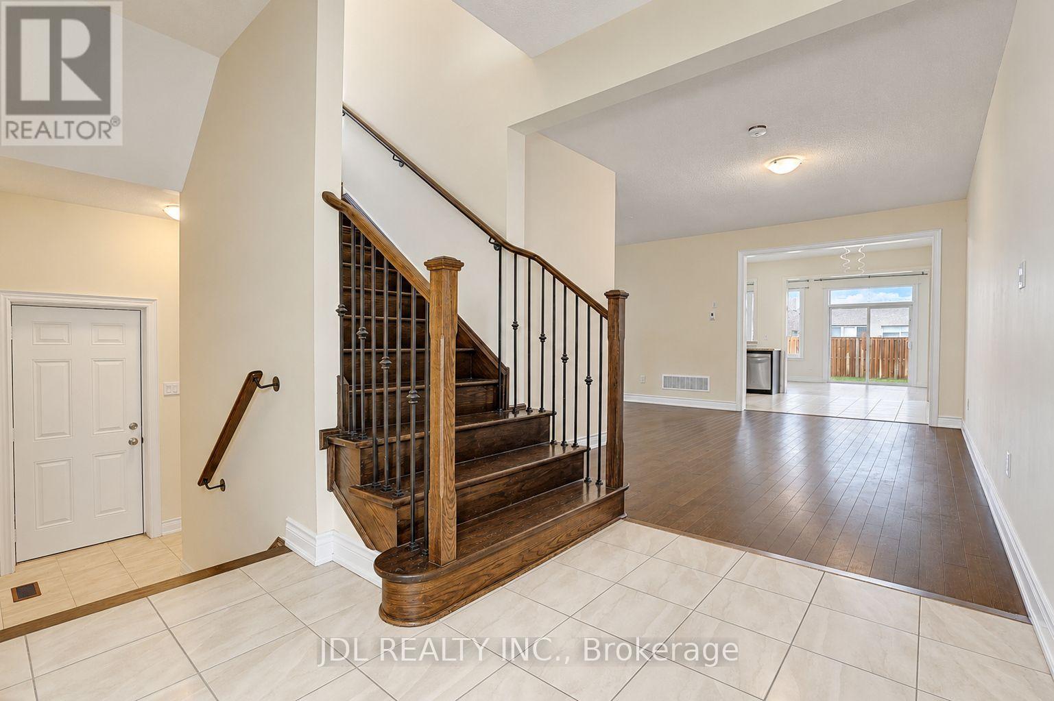 54 Mohandas Drive, Markham, Ontario  L3S 0E5 - Photo 11 - N13860048