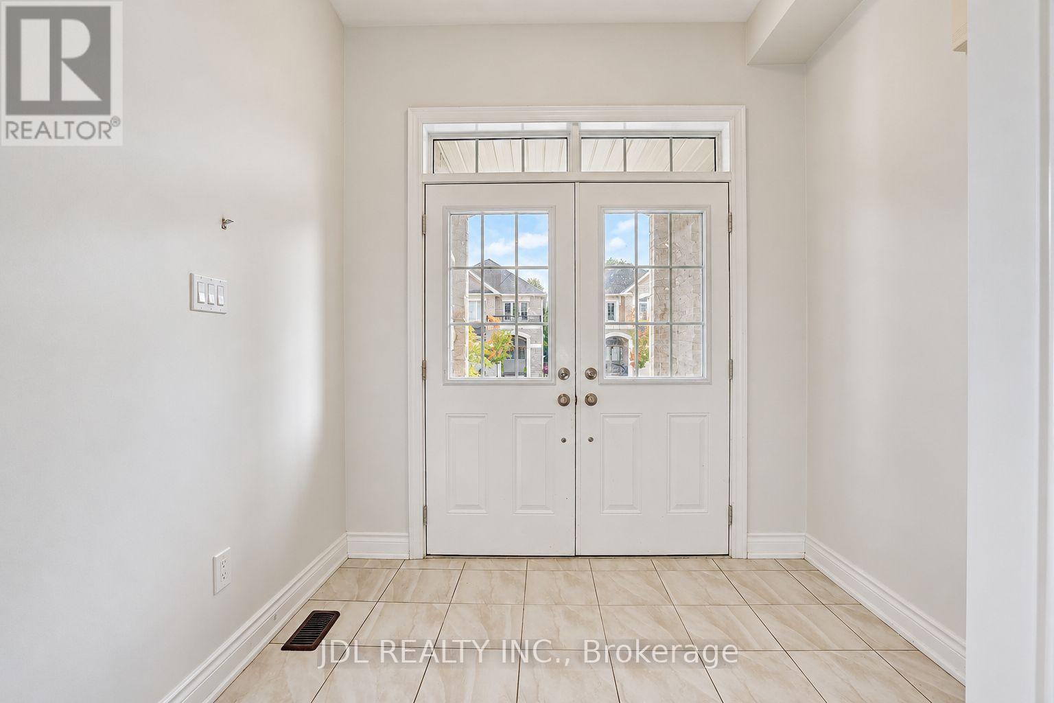 54 Mohandas Drive, Markham, Ontario  L3S 0E5 - Photo 9 - N13860048