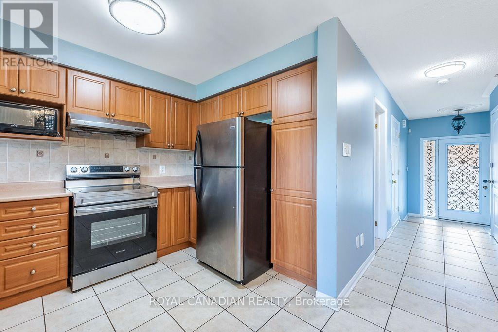 22 Bay Breeze Drive, Brampton, Ontario  L6R 0M1 - Photo 14 - W13860056