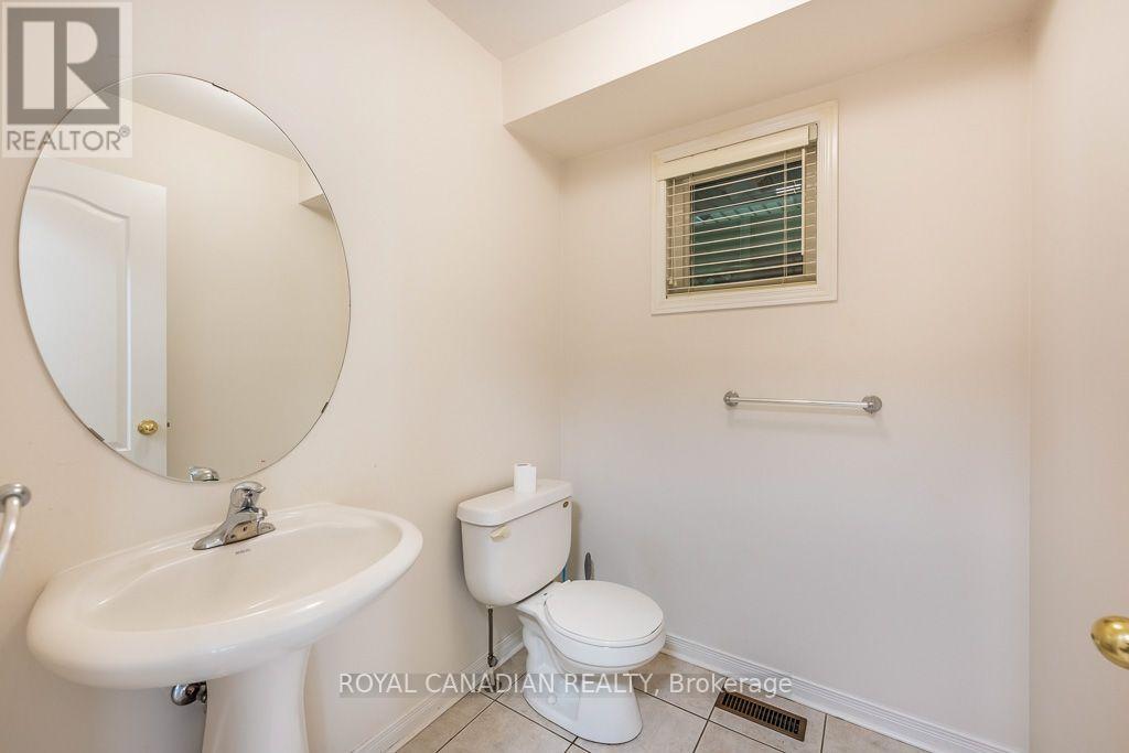22 Bay Breeze Drive, Brampton, Ontario  L6R 0M1 - Photo 9 - W13860056