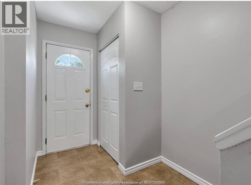 6732 Roseville Garden Drive, Windsor, Ontario  N8T 1J2 - Photo 2 - 26024381