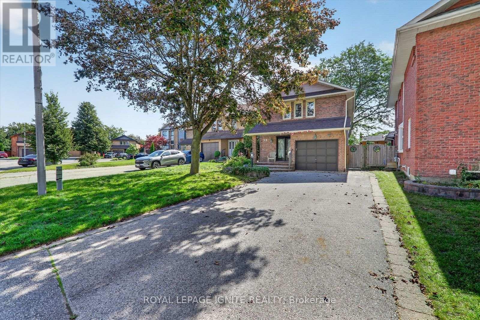 39 Longfellow Court, Whitby, Ontario  L1N 6V7 - Photo 2 - E13860092