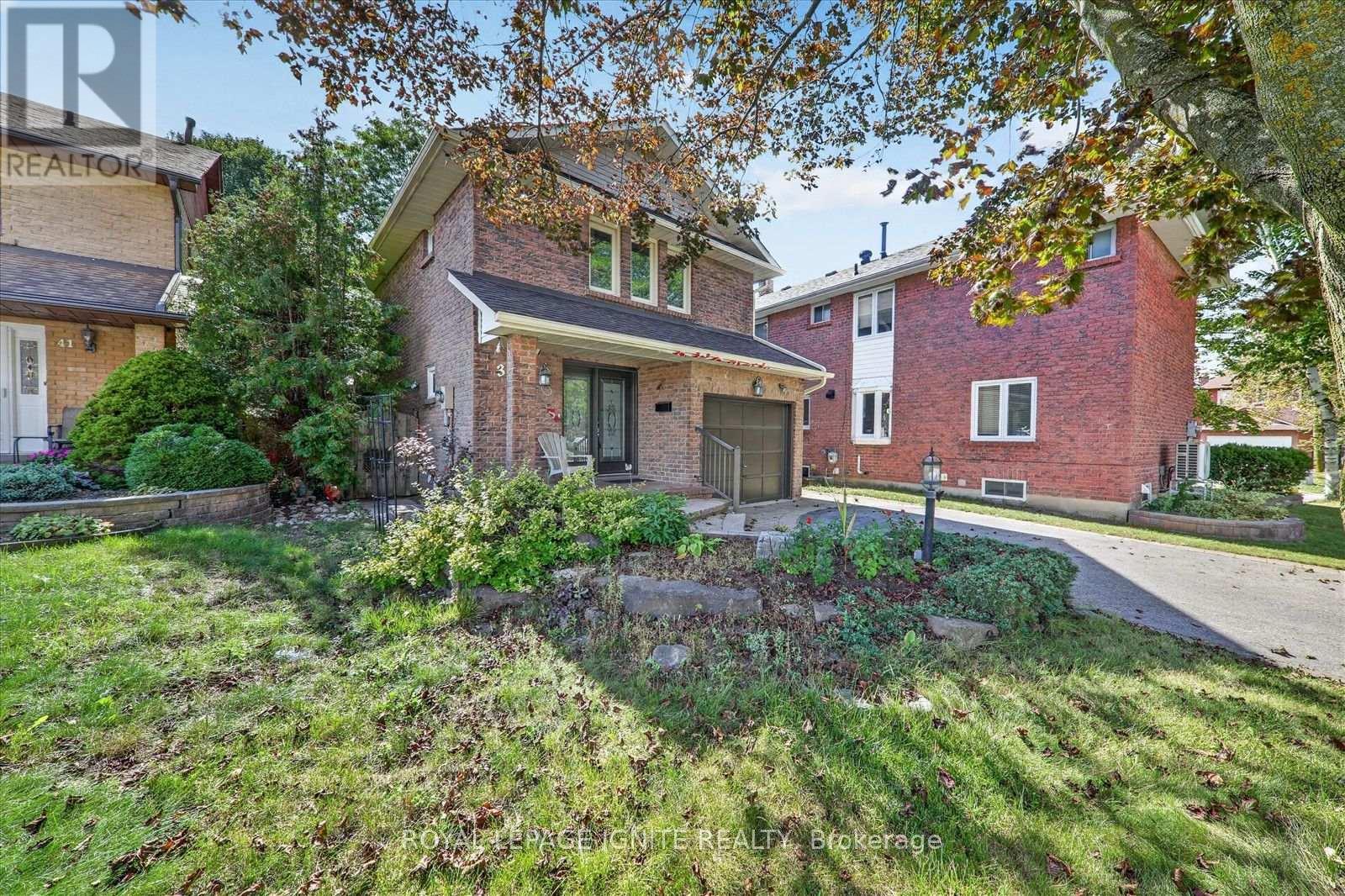 39 Longfellow Court, Whitby, Ontario  L1N 6V7 - Photo 3 - E13860092