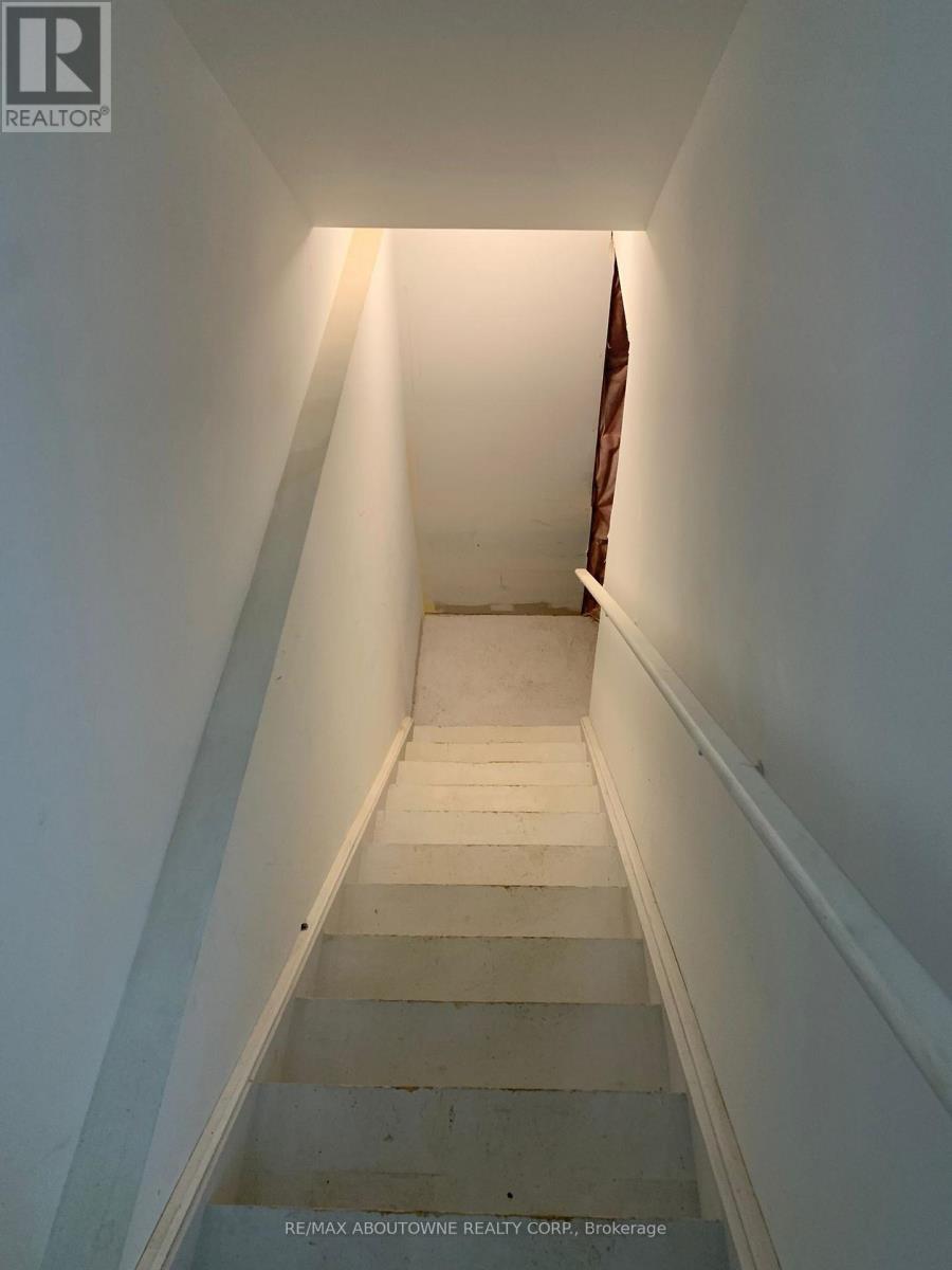 828 Aspen Terrace, Milton, Ontario  L9E 1S2 - Photo 12 - W13860110
