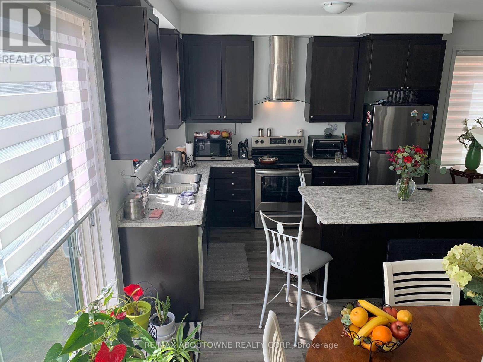 828 Aspen Terrace, Milton, Ontario  L9E 1S2 - Photo 4 - W13860110
