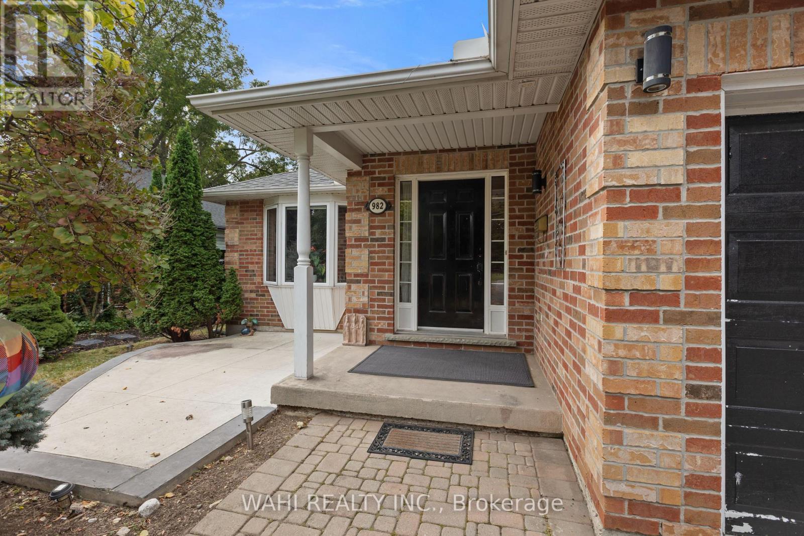 982 Glen View Avenue, Burlington, Ontario  L7T 3Y6 - Photo 3 - W13860114