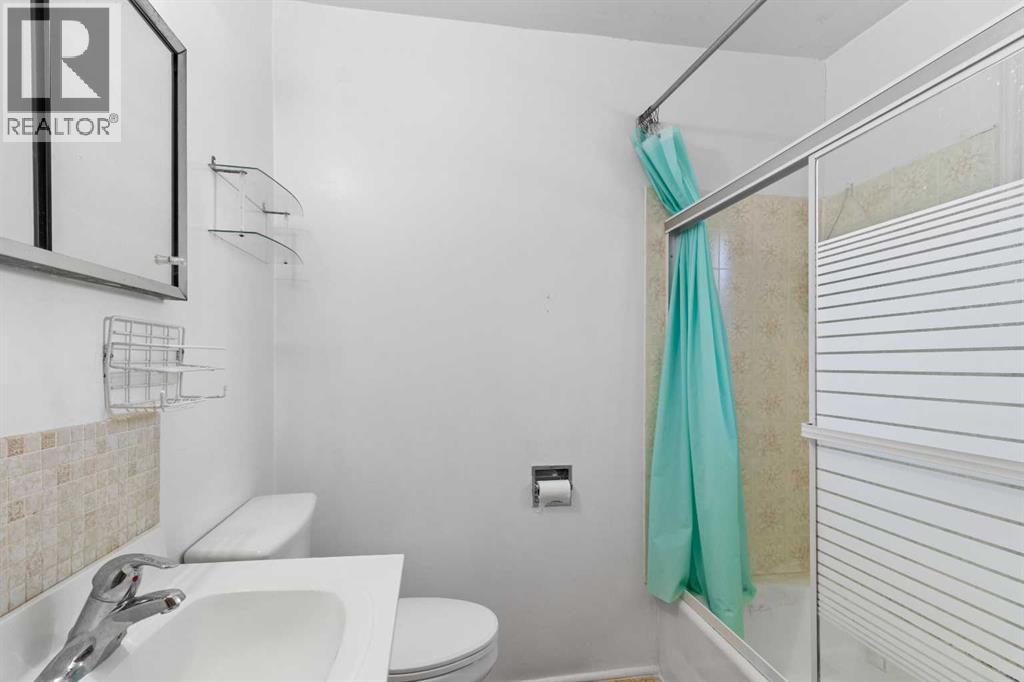 320 4 Avenue S