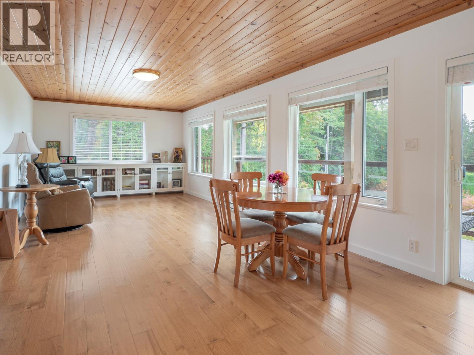 5301 Stamford Place, Sechelt, British Columbia  V7Z 0C2 - Photo 12 - R3172160
