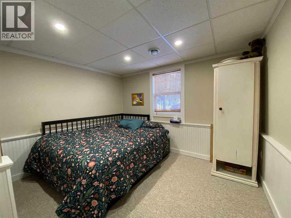 13302 15 Avenue, Blairmore, Alberta  T0K 0E0 - Photo 21 - A2347130