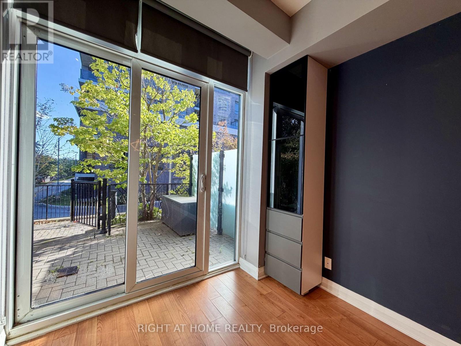 1 - 15 Valhalla Inn Road, Toronto, Ontario  M9B 1S9 - Photo 2 - W13712856