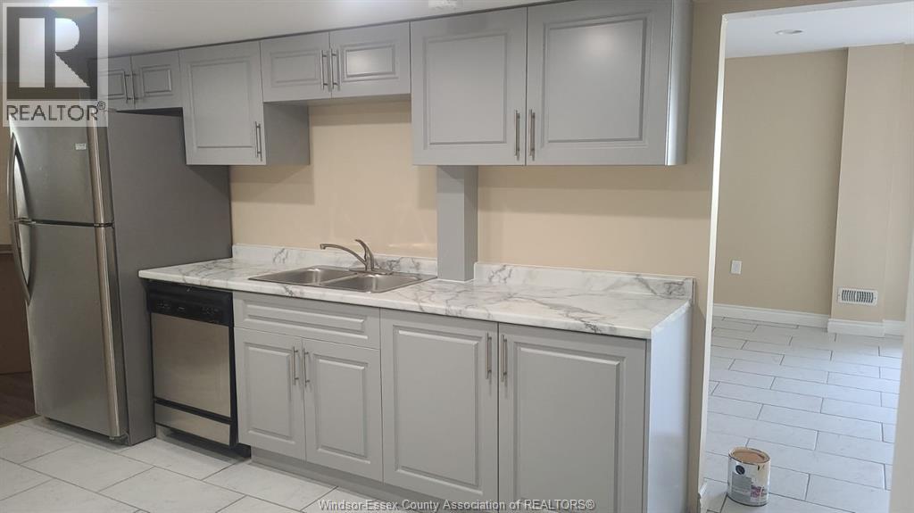 4537 Fontana Avenue Unit# Lower, Windsor, Ontario  N9G 3C8 - Photo 4 - 26024384