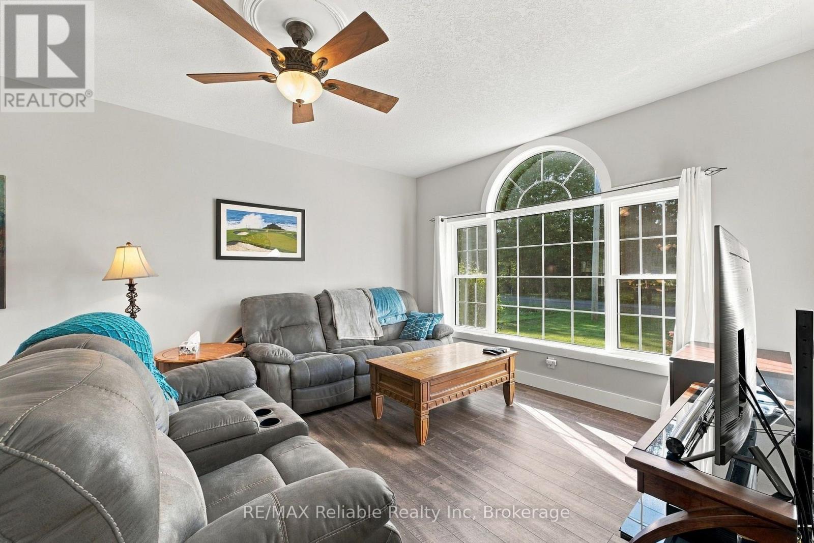 201 Cowper Street, Central Huron, Ontario  N0M 1L0 - Photo 13 - X13860142