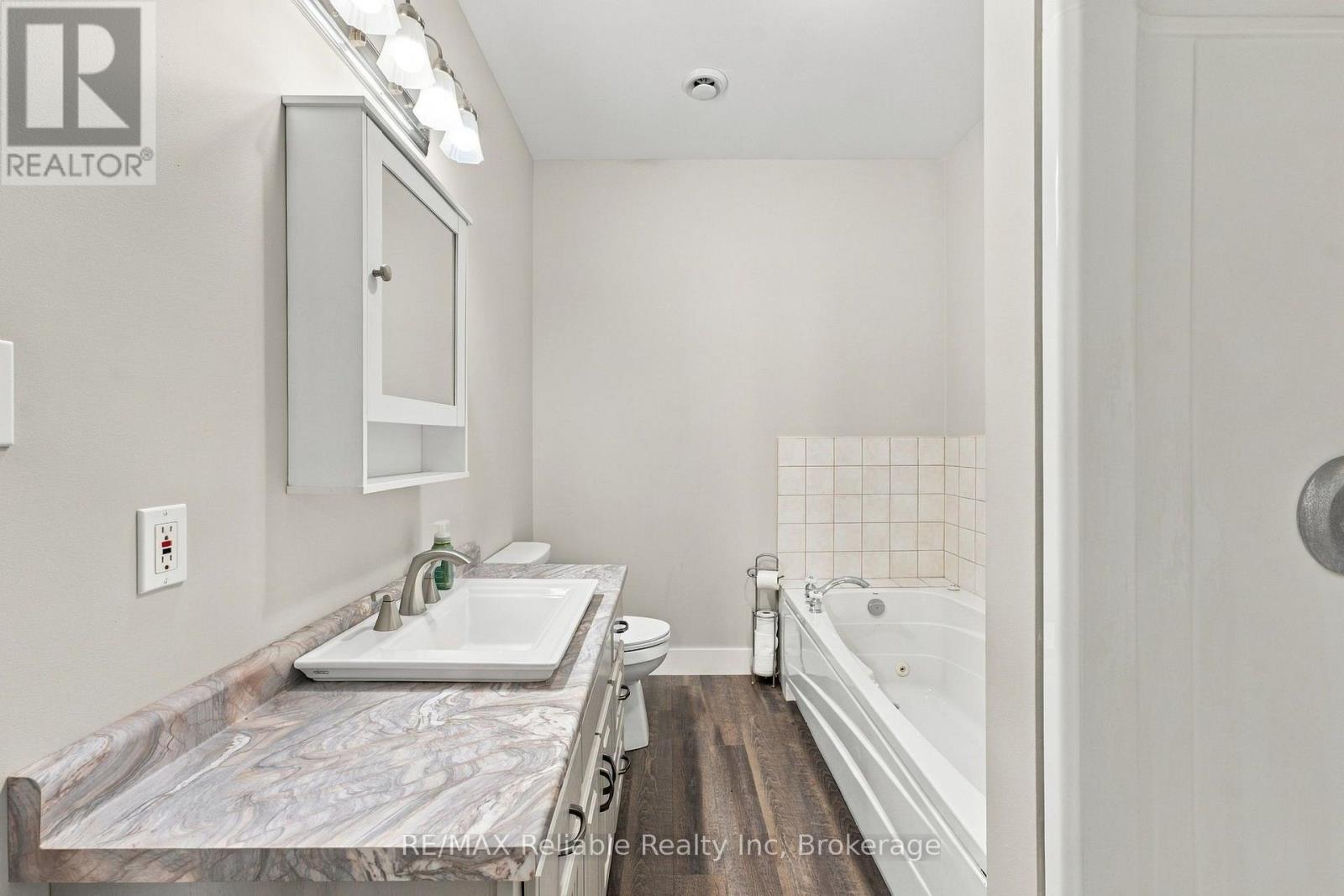 201 Cowper Street, Central Huron, Ontario  N0M 1L0 - Photo 25 - X13860142