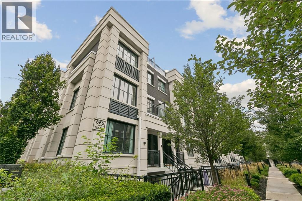 665 CRICKLEWOOD Drive Unit# 703, Mississauga, Ontario