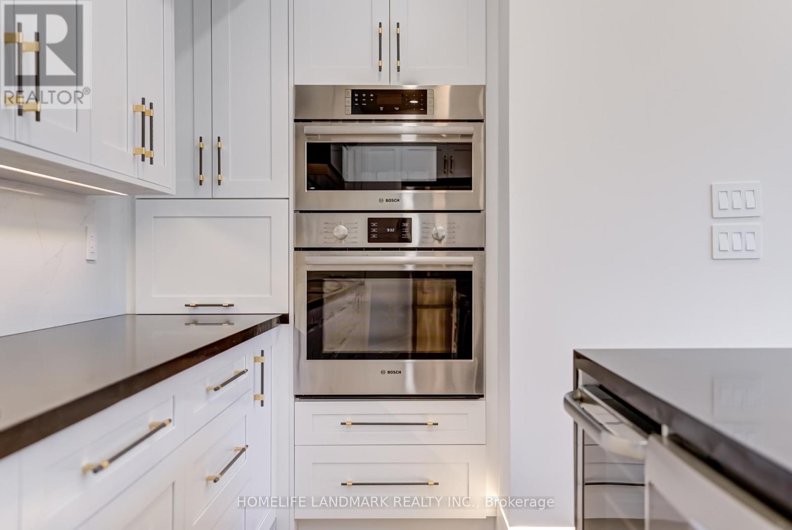 The Palazzo - 23 Coulson Avenue, Toronto, Ontario  M4V 1Y3 - Photo 12 - C13860140