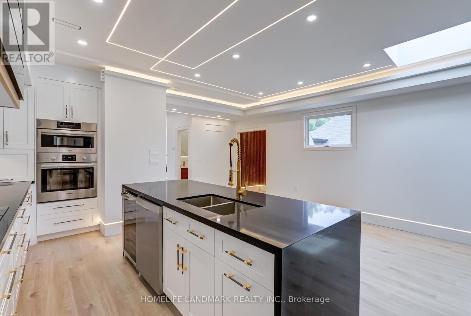 The Palazzo - 23 Coulson Avenue, Toronto, Ontario  M4V 1Y3 - Photo 13 - C13860140