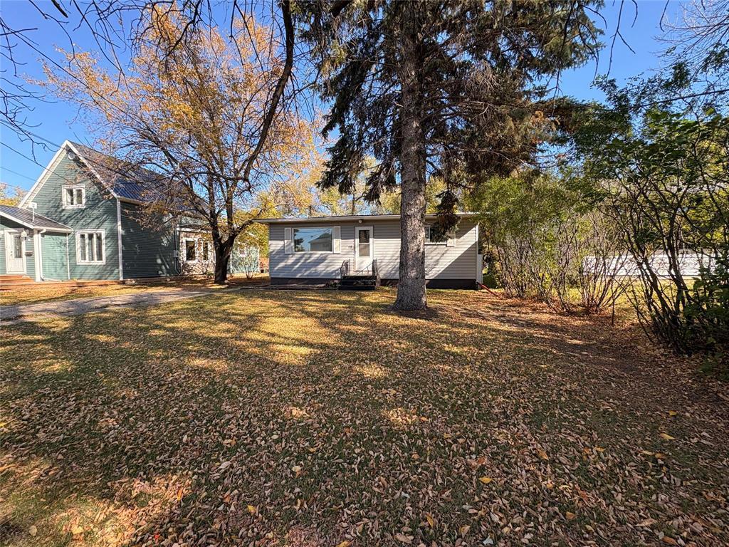 19 Campbell Street, Melita, Manitoba  R0M 1L0 - Photo 0 - 202624848