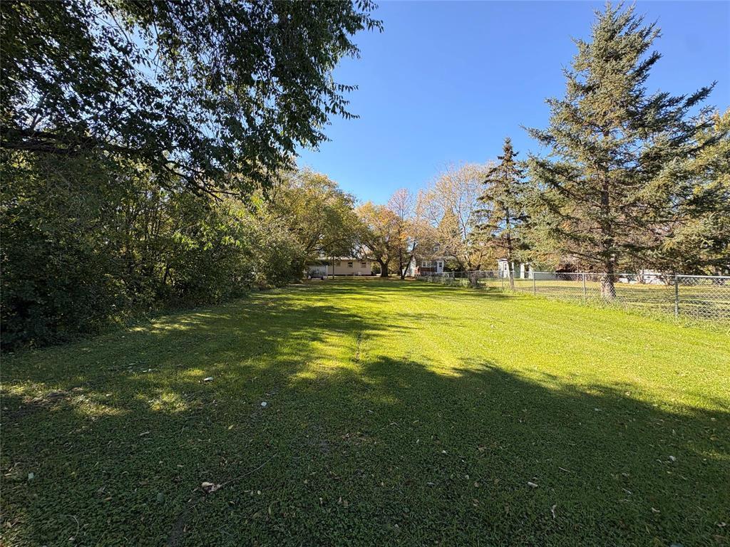19 Campbell Street, Melita, Manitoba  R0M 1L0 - Photo 3 - 202624848