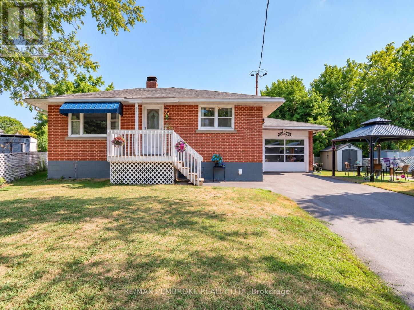 335 WILLARD STREET, Pembroke, Ontario