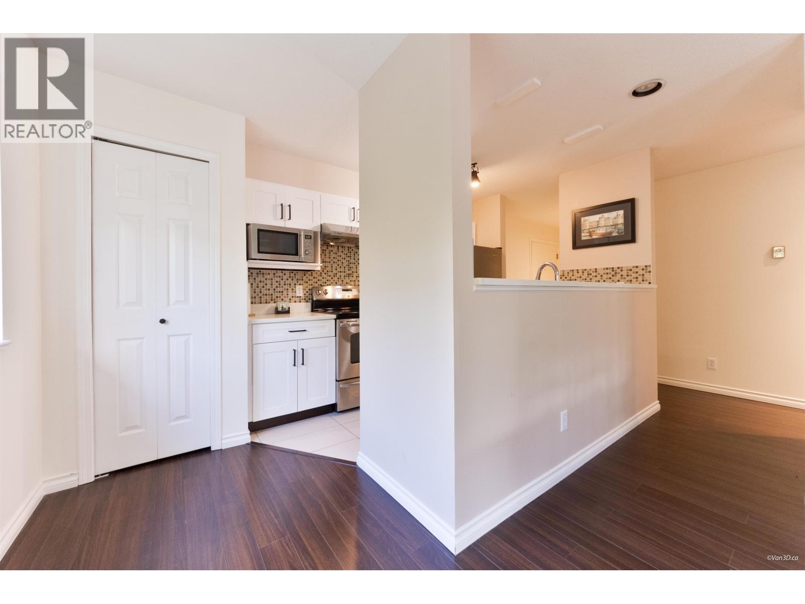 419 6735 Station Hill Court, Burnaby, British Columbia  V3N 4W5 - Photo 10 - R3172039