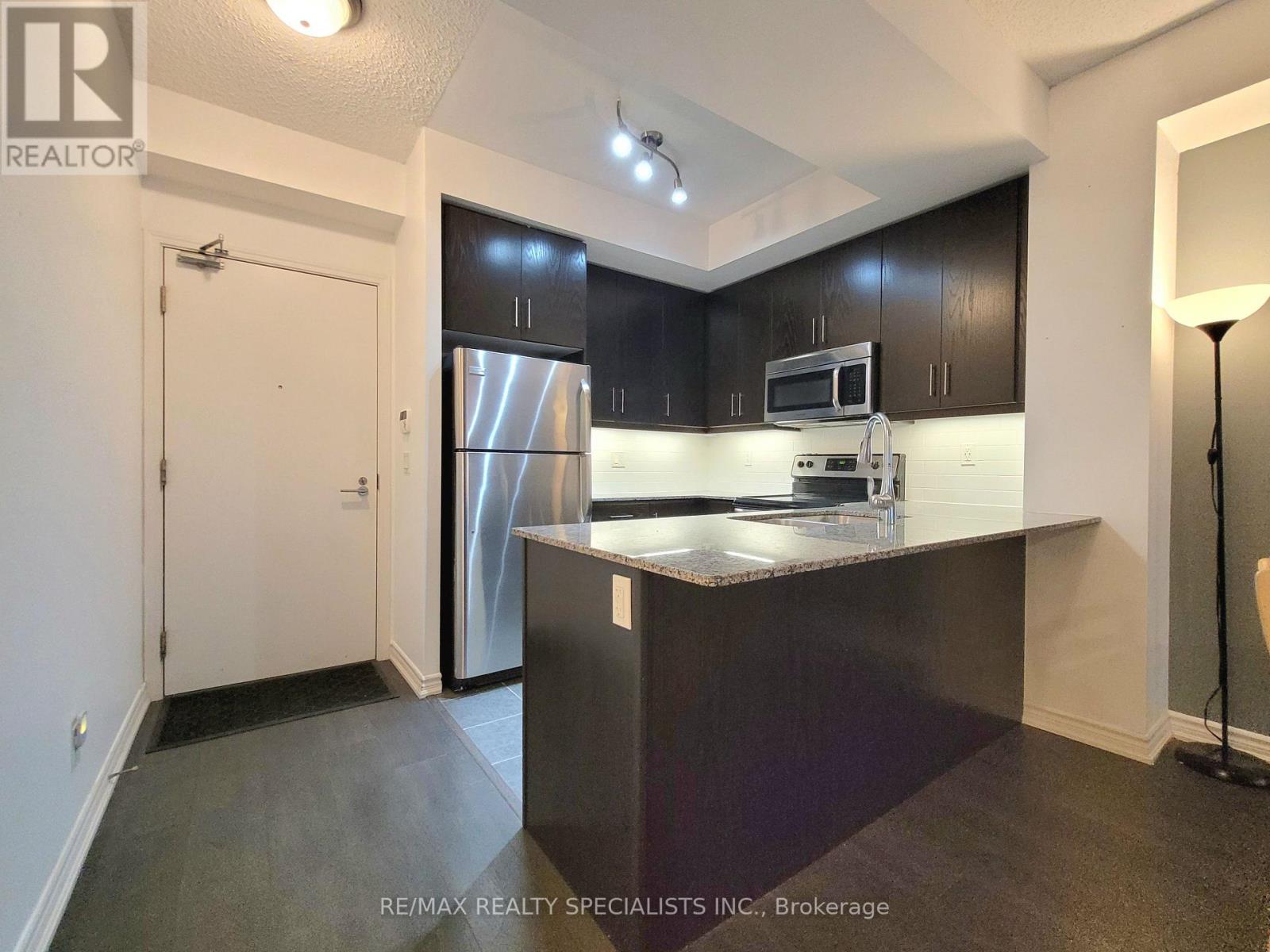 823 - 15 James Finlay Way, Toronto, Ontario  M3M 0B3 - Photo 2 - W13859708
