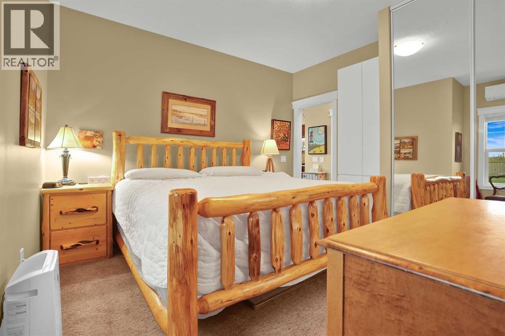 6, 20 River Heights View