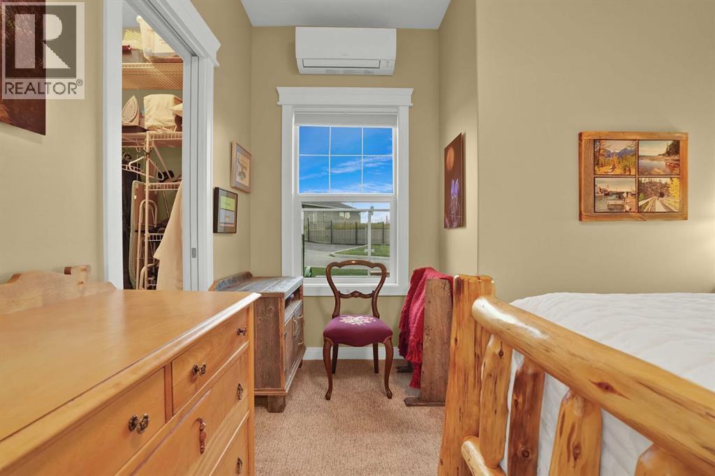 6, 20 River Heights View