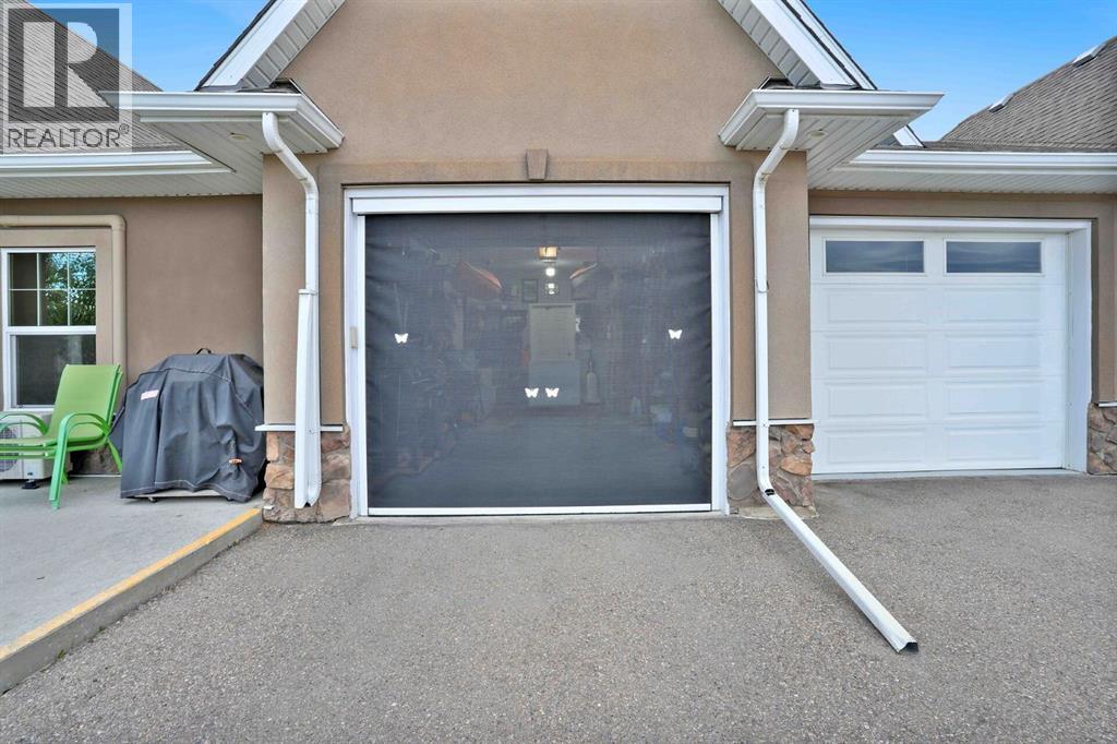 6, 20 River Heights View
