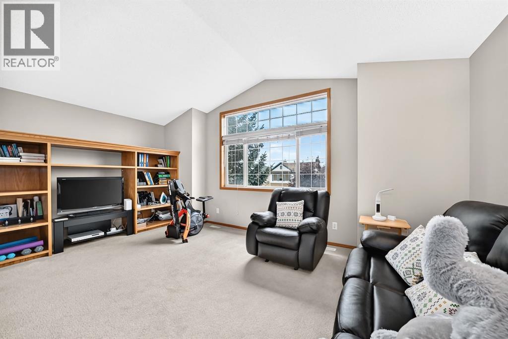 234 Somerglen Way SW, Calgary, Alberta  T2Y 4B3 - Photo 36 - A2342650