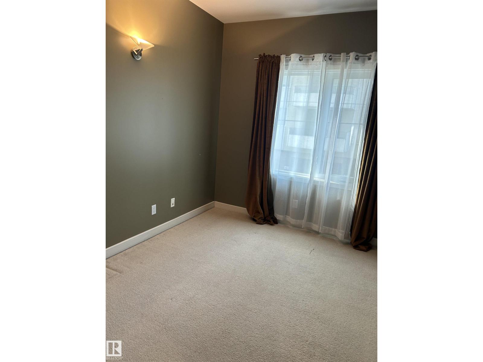 #206 11415 100 AV NW