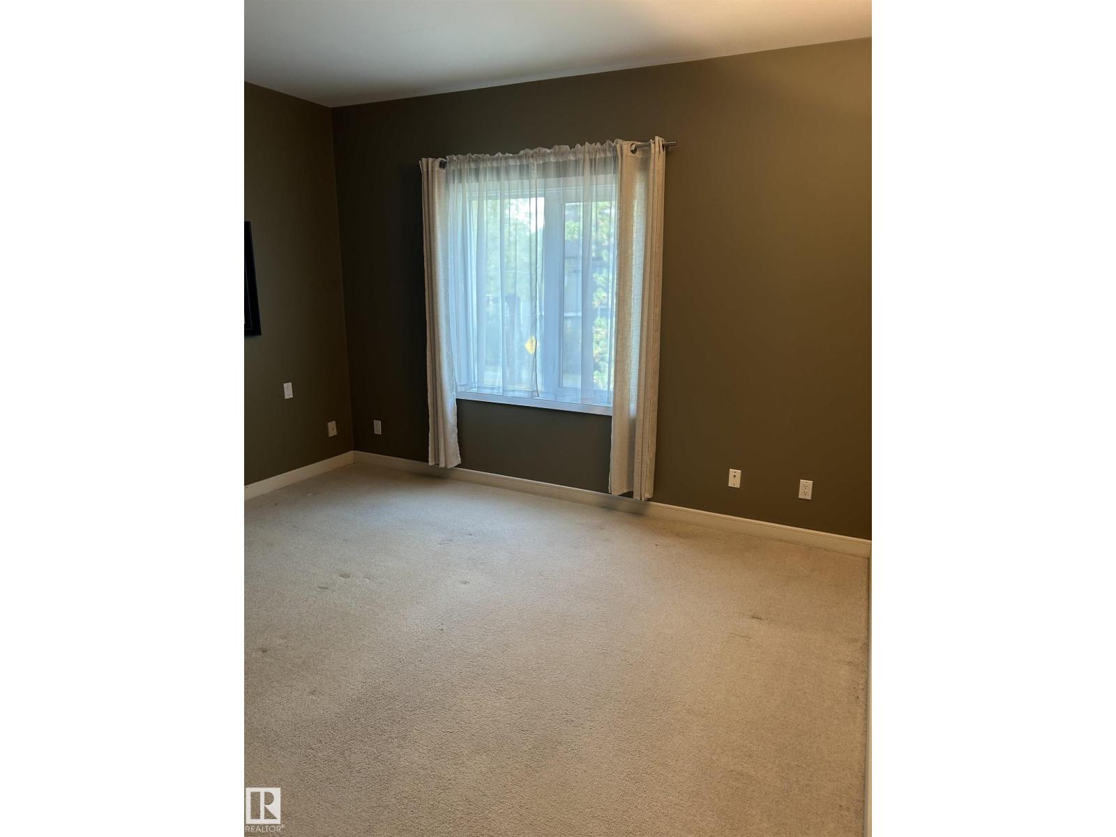 #206 11415 100 AV NW