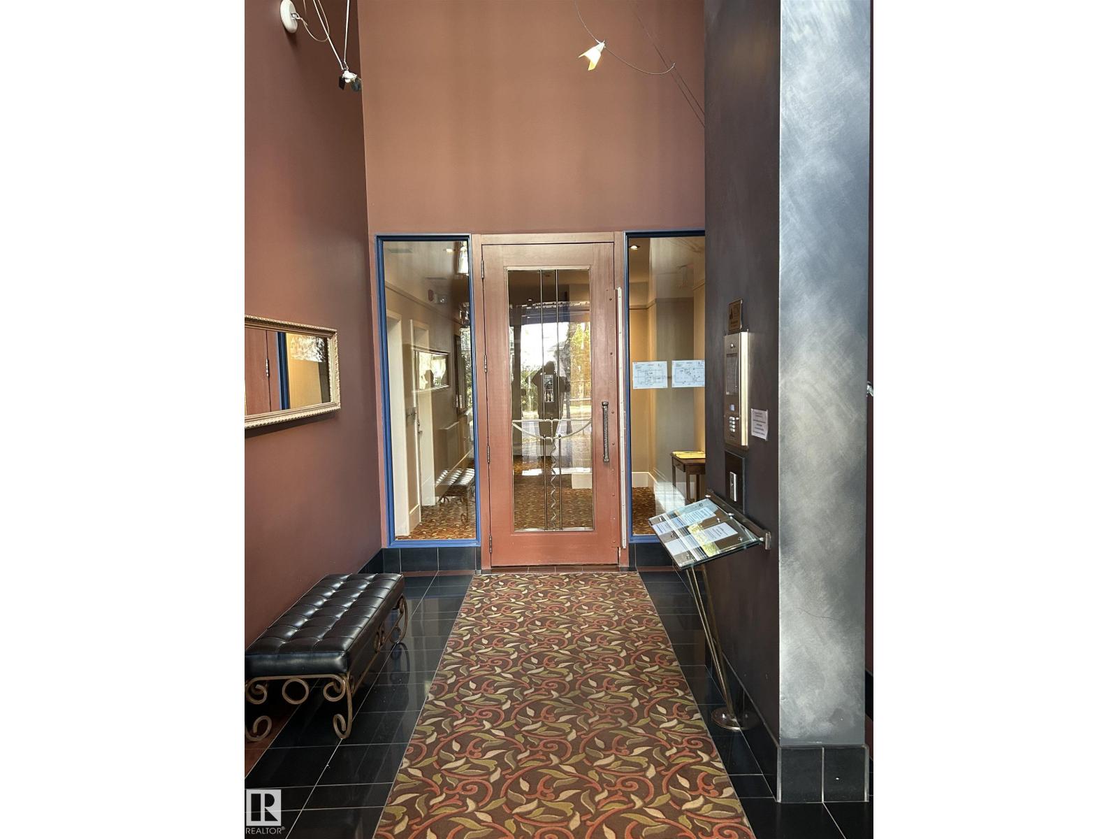 #206 11415 100 AV NW