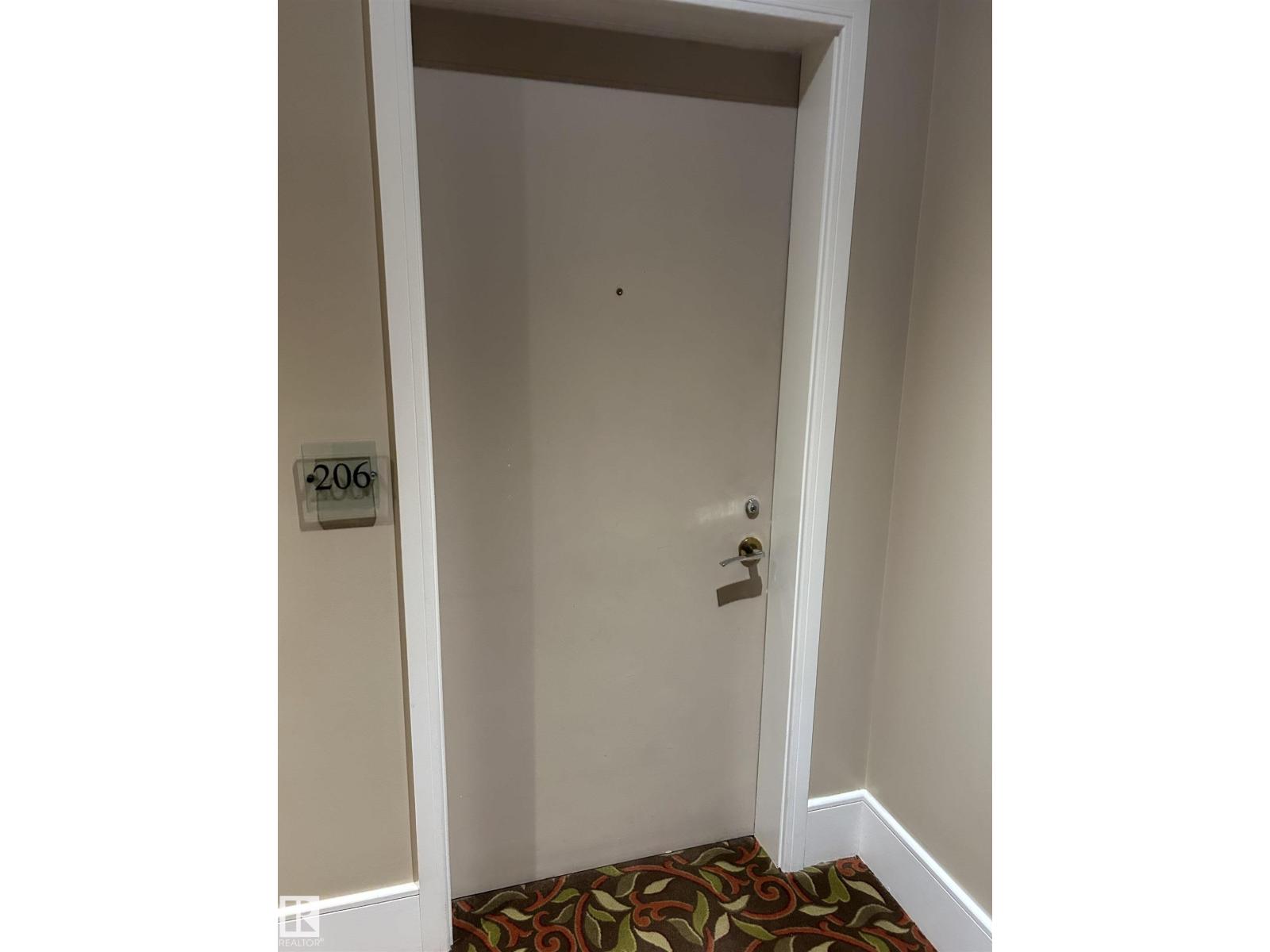 #206 11415 100 AV NW