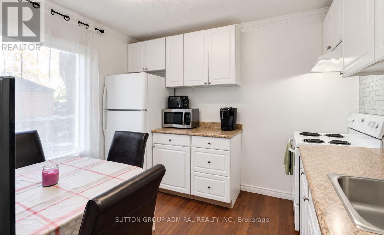 Upper - 2538 Weston Road, Toronto, Ontario  M9N 2A6 - Photo 7 - W13813498