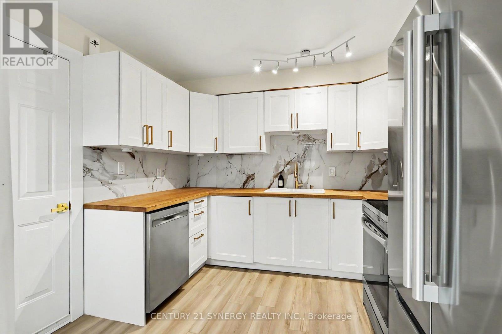 71 Compata Way, Ottawa, Ontario  K1B 4X1 - Photo 5 - X13860214