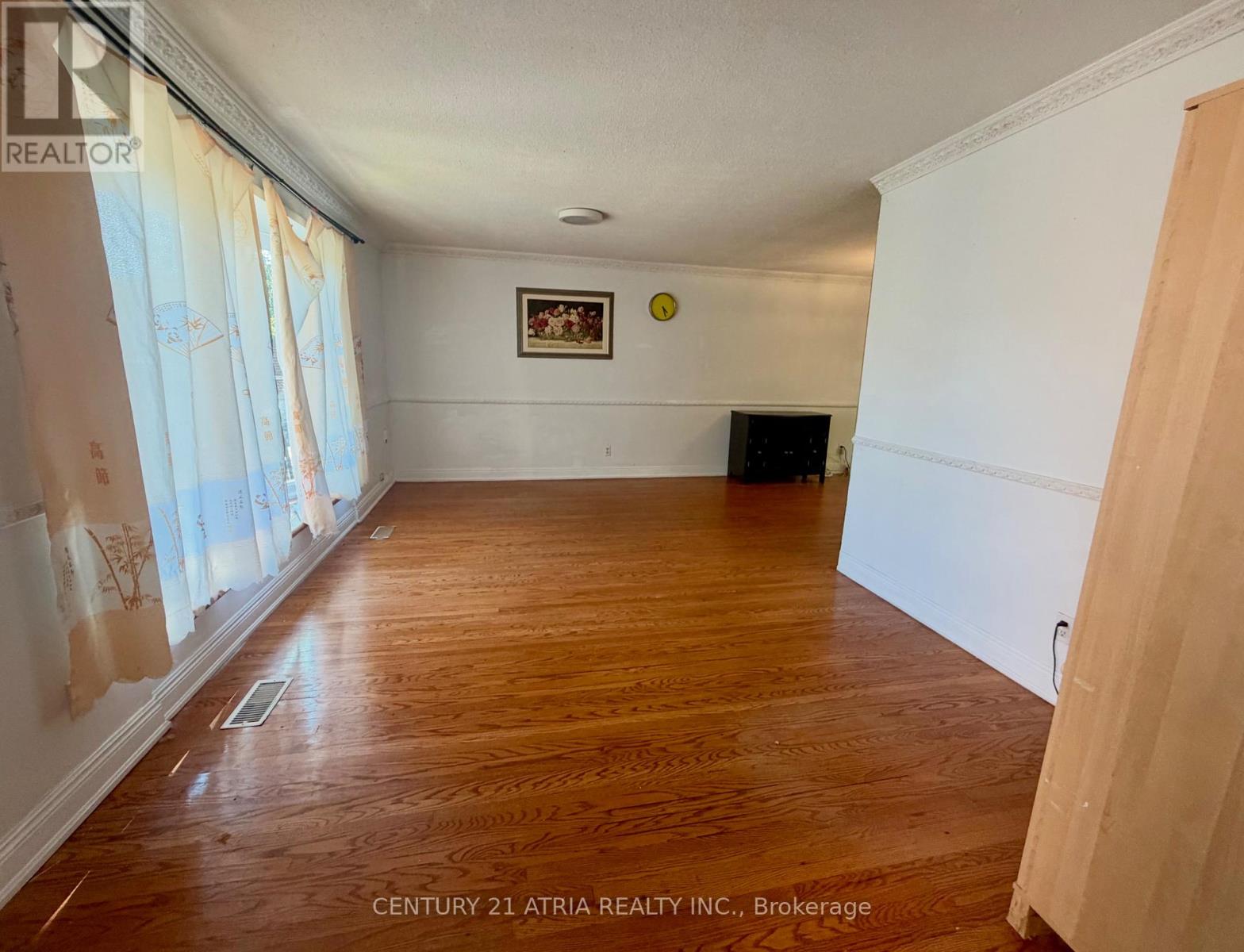 Ground Level - 24 Axsmith Crescent, Toronto, Ontario  M2J 3K3 - Photo 2 - C13860204