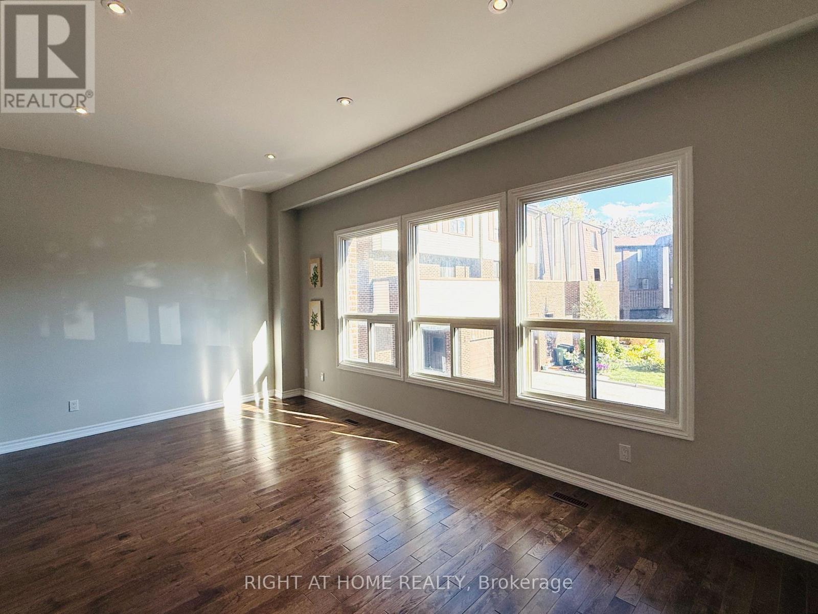 70 Spire Hillway Way, Toronto, Ontario  M2H 3A4 - Photo 7 - C13860216