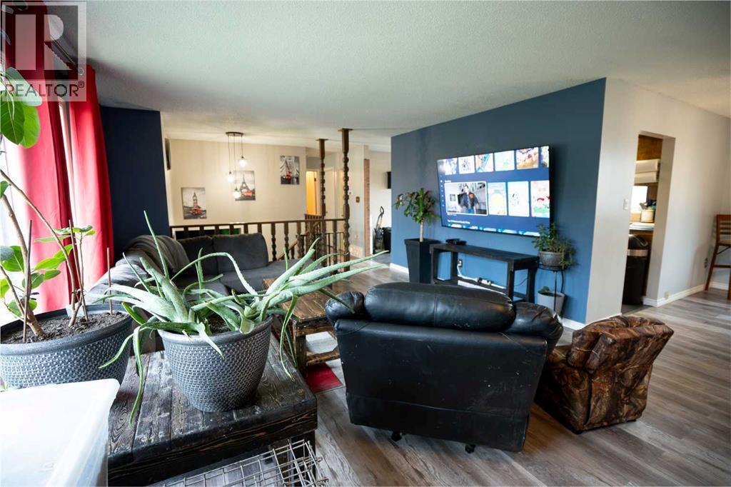 4716 49 Street, Caroline, Alberta  T0M 0M0 - Photo 10 - A2349011