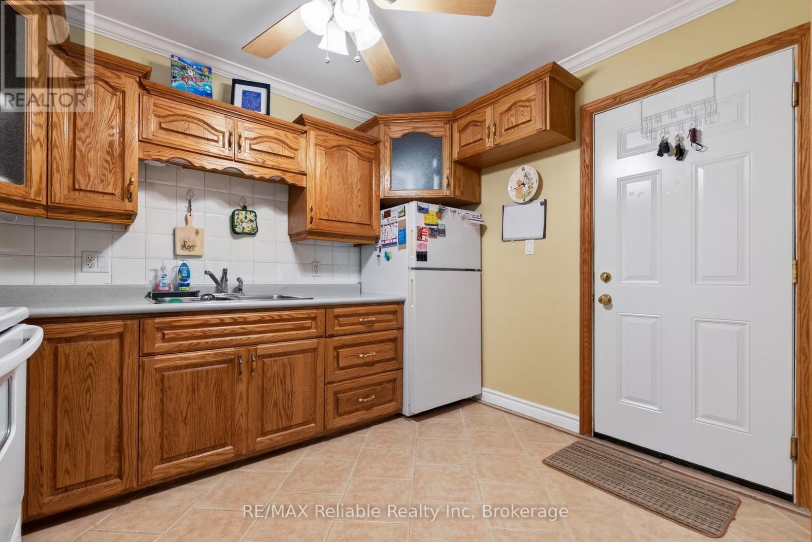 154&156 Princess Street E, Central Huron, Ontario  N0M 1L0 - Photo 6 - X13860228