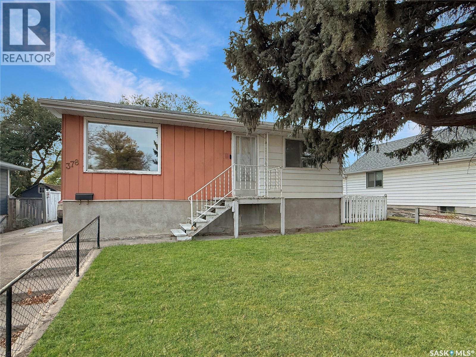 378 9th AVENUE NW, Swift Current, Saskatchewan