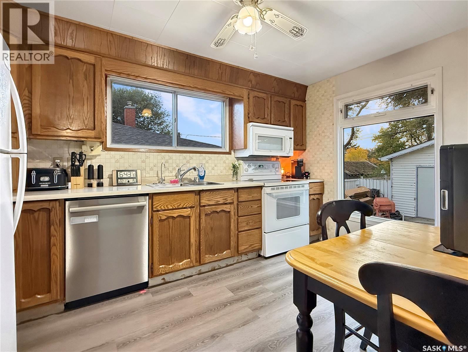 378 9th Avenue Nw, Swift Current, Saskatchewan  S9H 1A9 - Photo 5 - SK050256