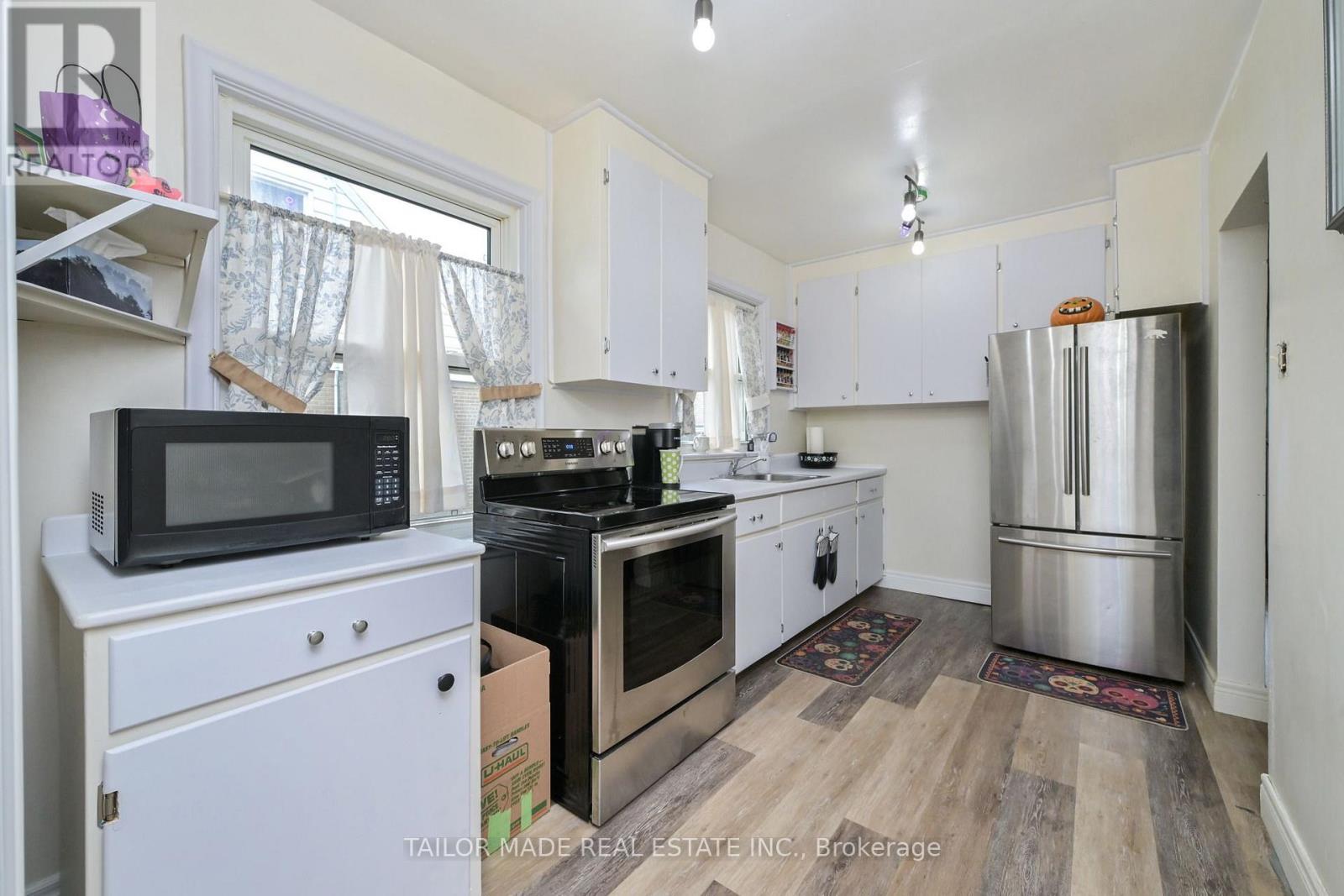 88 Mccaul Street, Brampton, Ontario  L6V 1J3 - Photo 4 - W13800670