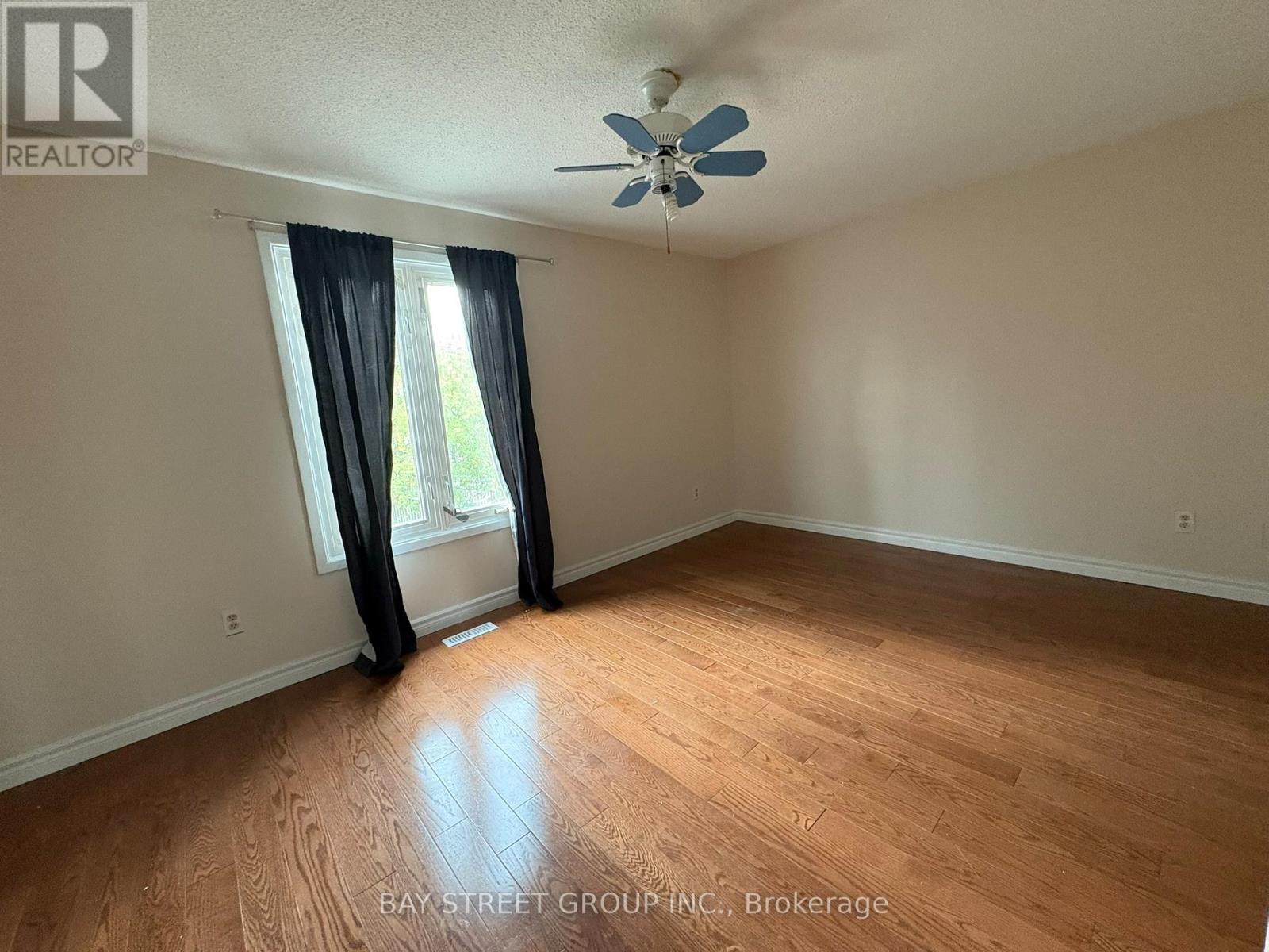 16 Tinti Place, Vaughan, Ontario  L4J 5B2 - Photo 4 - N13860242