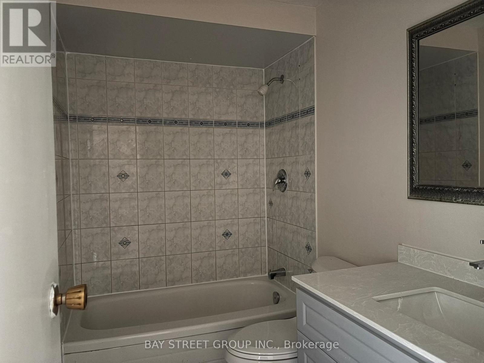 16 Tinti Place, Vaughan, Ontario  L4J 5B2 - Photo 7 - N13860242