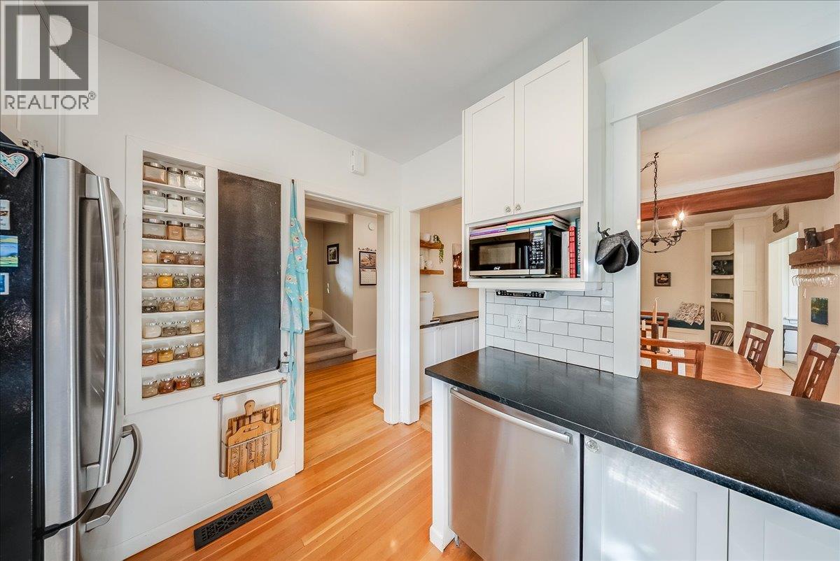 1760 Park Street, Rossland, British Columbia  V0G 1Y0 - Photo 10 - 10402673