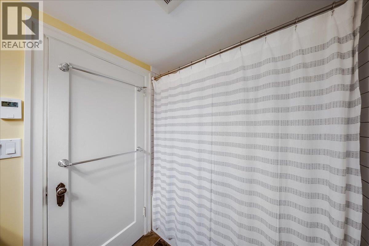 1760 Park Street, Rossland, British Columbia  V0G 1Y0 - Photo 23 - 10402673