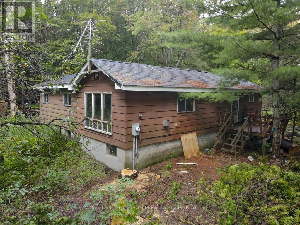 182 OLD SCHOOL HOUSE ROAD, Huntsville, Ontario